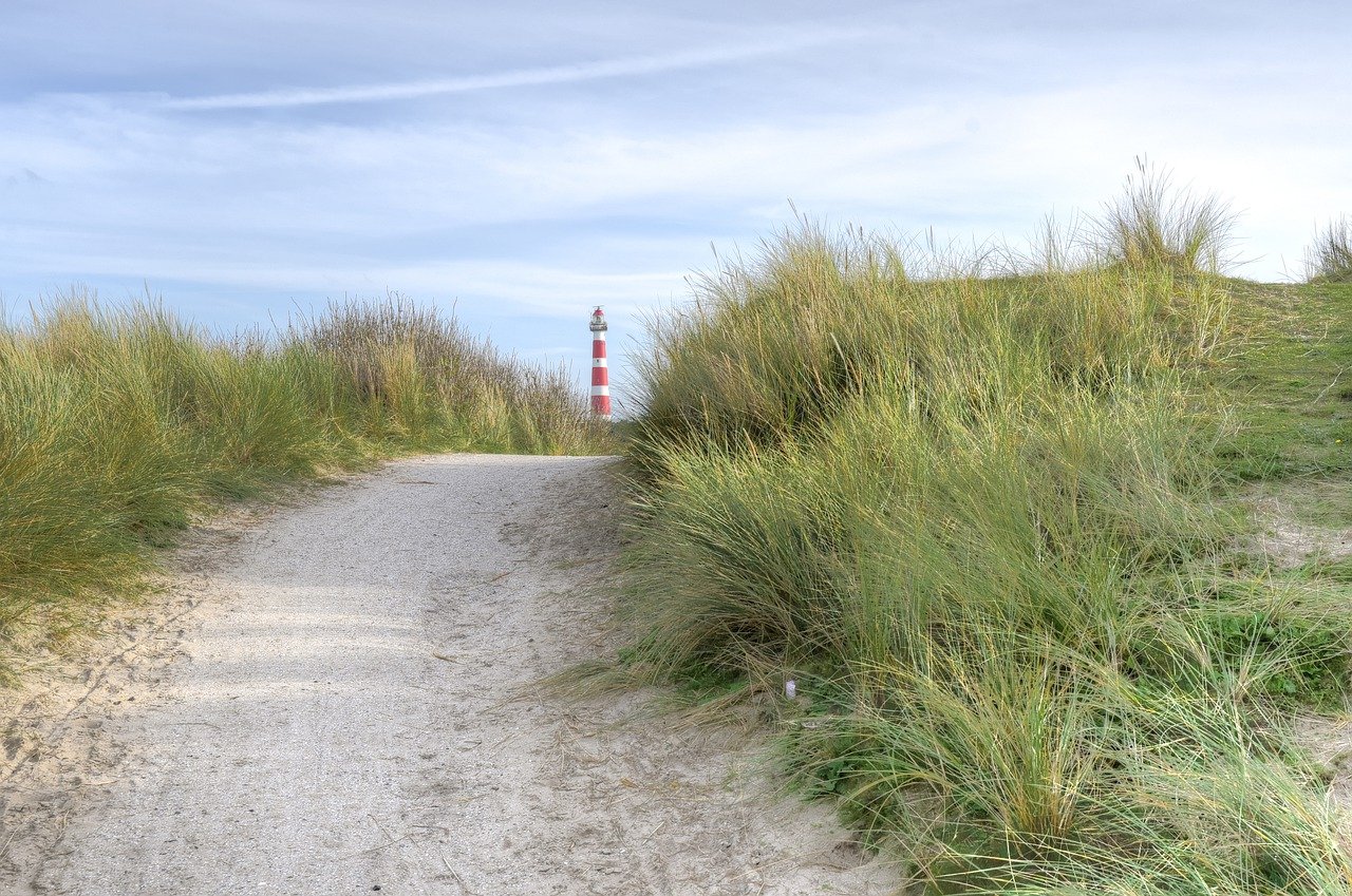 Vakantie Ameland Waddeneiland vuurtoren duinen